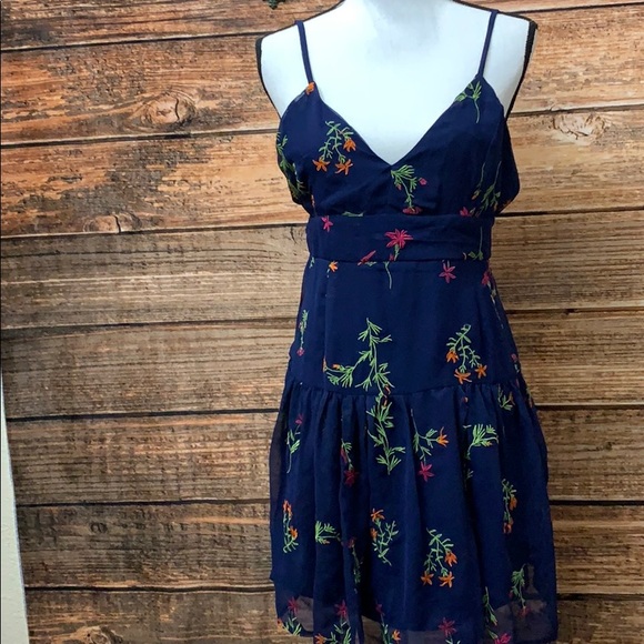 Romeo & Juliet Couture Dresses & Skirts - 🍁Romeo & Juliet Blue Embroidered  Dress